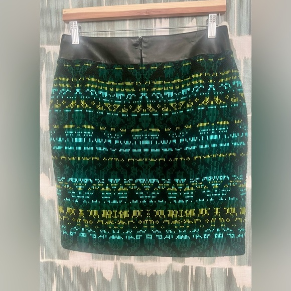 Akris Punto - Tribal mini skirt with faux leather trim at waist- 6 - Picture 2 of 10